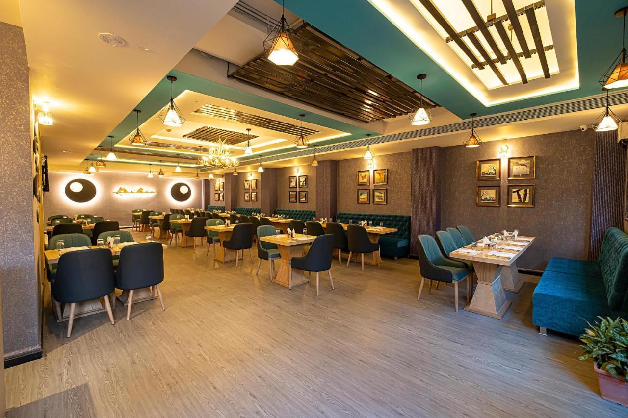 The Bastion Hotel Бопал Екстериор снимка