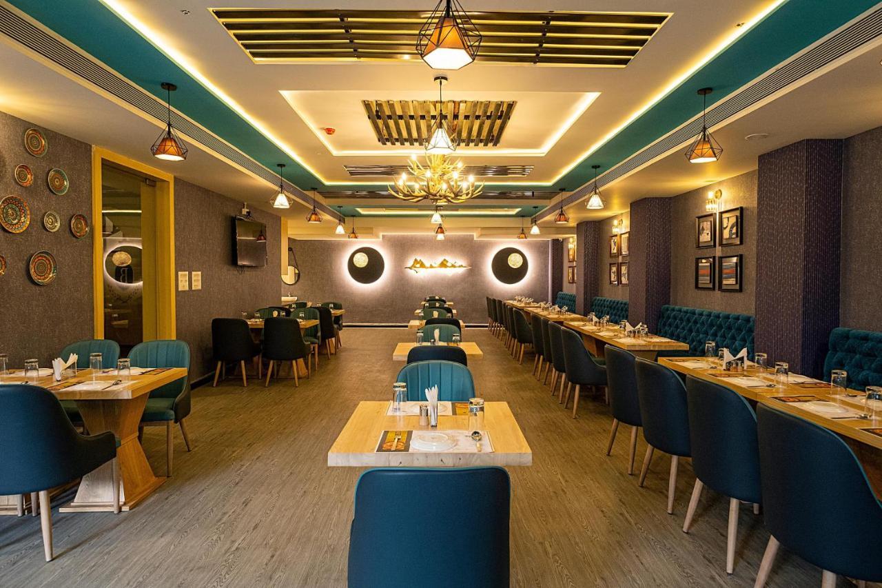 The Bastion Hotel Бопал Екстериор снимка