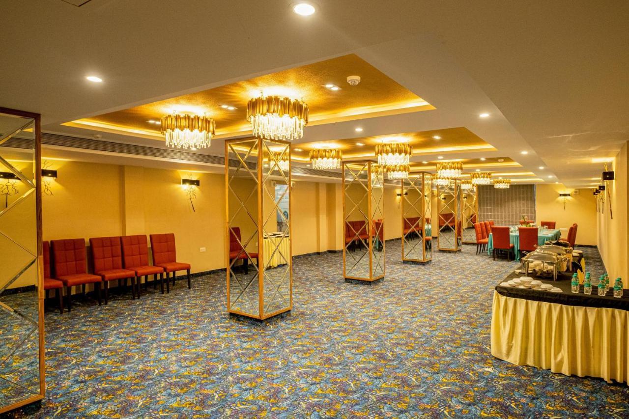 The Bastion Hotel Бопал Екстериор снимка