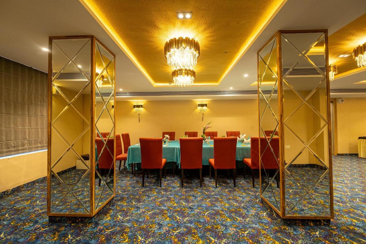 The Bastion Hotel Бопал Екстериор снимка